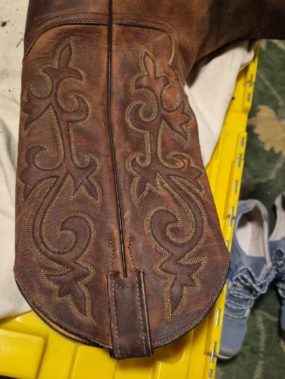 Justin Boots Men's Distressed Brown Leather Western Boots